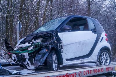 Ludwigsburg: Glaette-Unfall! Ein Schwerverletzter nach Frontalzusammenstoss auf der Osterholzallee